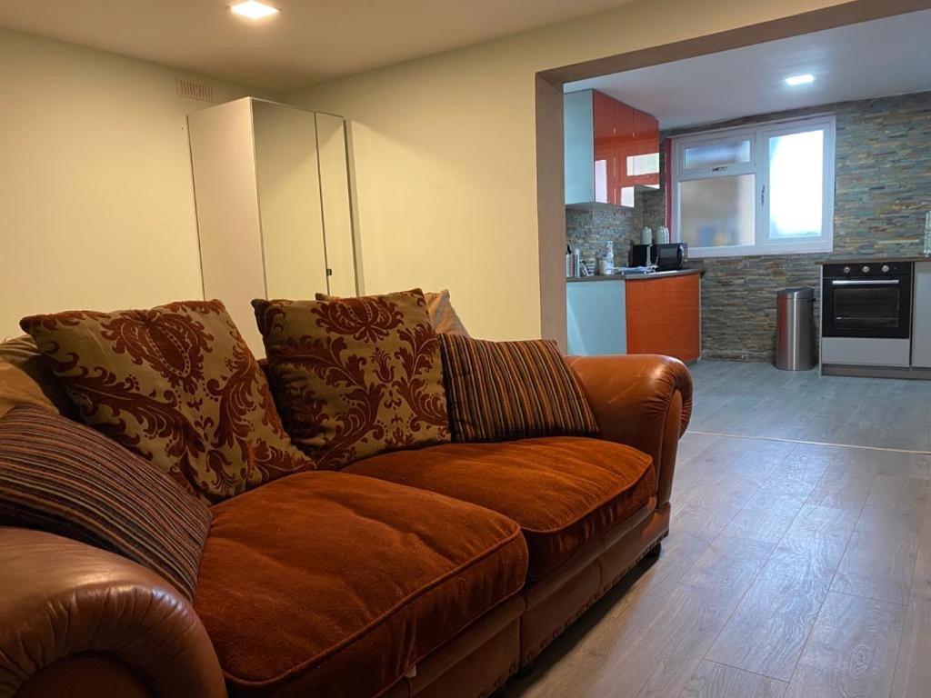 Treetops Flat4 Hall Green B28 Birmingham Bagian luar foto